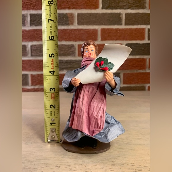 Papier-mâché Christmas/Choir Boy Beautiful Piece - Picture 7 of 7